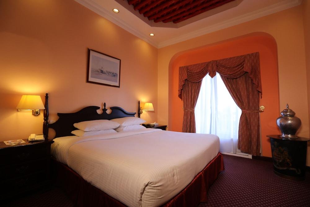 Delmon International Hotel Manamah Buitenkant foto