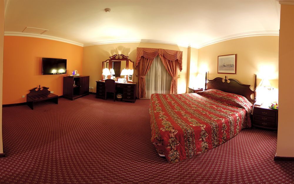 Delmon International Hotel Manamah Buitenkant foto